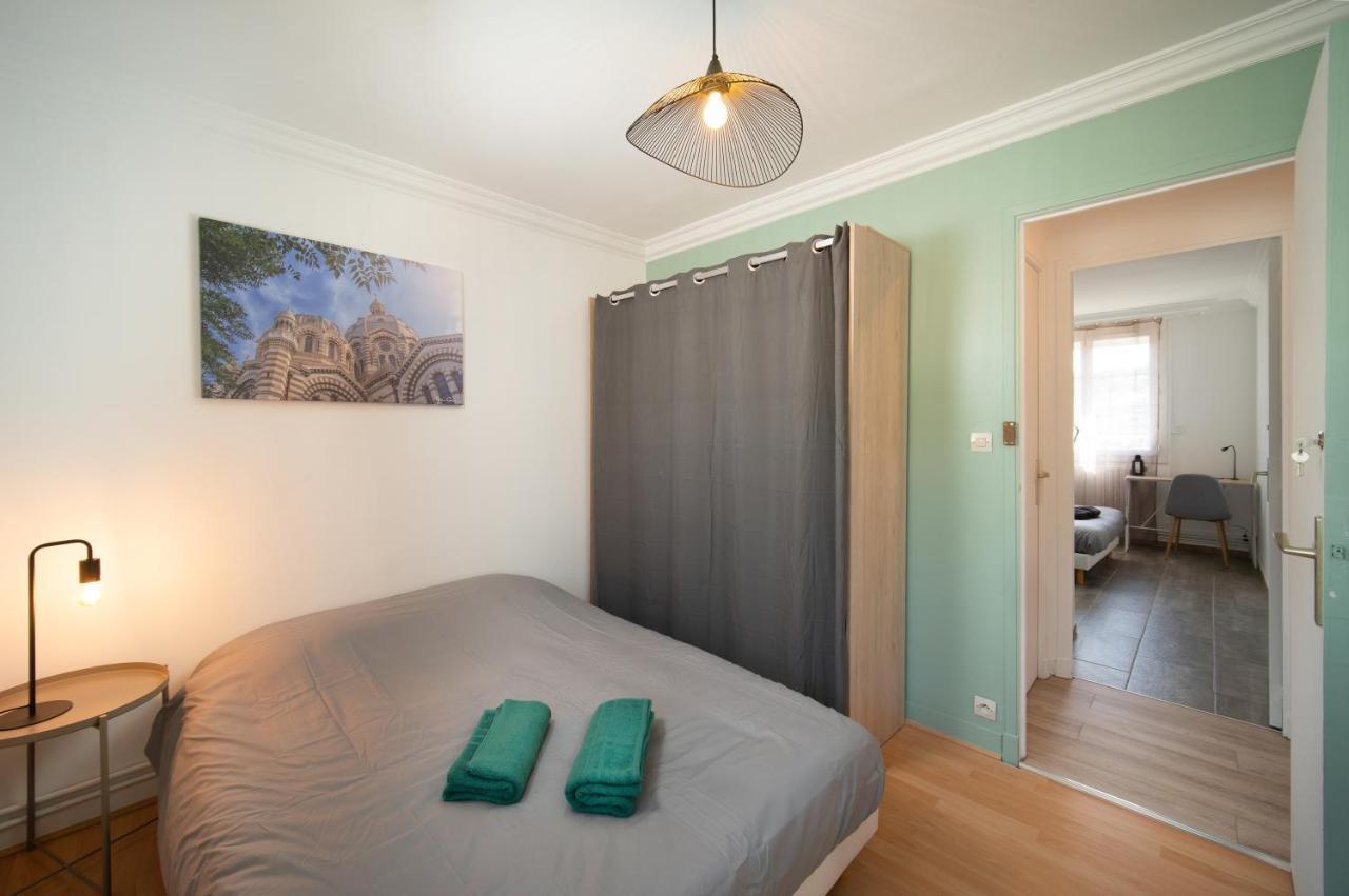 Appartement 3 Chambres Tout Equipe 6-8 Personnes Marseille Exterior photo